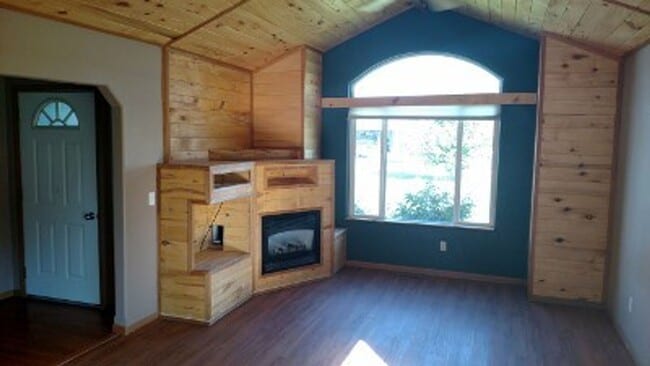 112 Spruce St N in Manhattan, MT - Building Photo - Building Photo