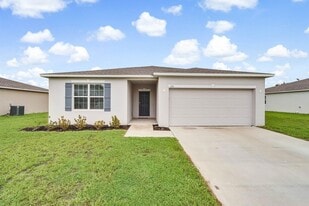 121 College St in Kingsland, GA - Building Photo