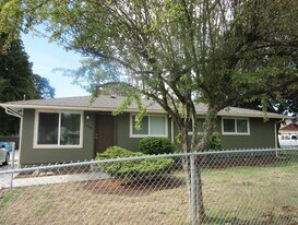 318 120th St S in Parkland, WA - Building Photo