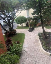 10210 Collins Ave in Bal Harbour, FL - Building Photo - Building Photo