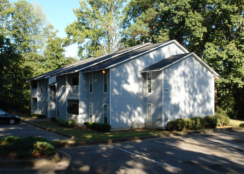 10520 Clara Dr in Roswell, GA - Building Photo