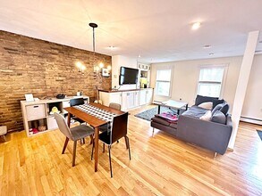187 Everett St in Boston, MA - Building Photo - Building Photo