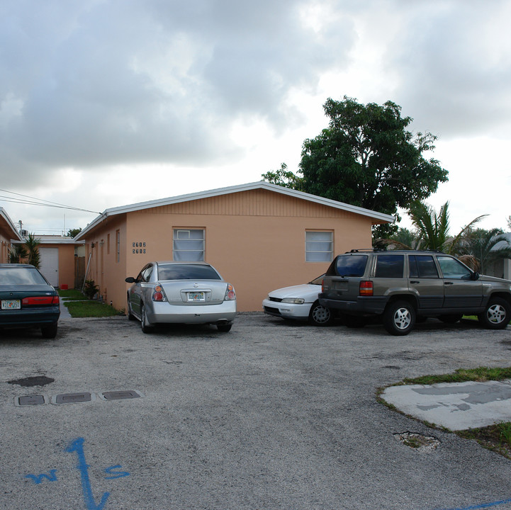 5710-5714 SW 42nd Pl in Fort Lauderdale, FL - Foto de edificio