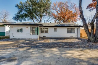 12302 Bellafonte Dr in Dallas, TX - Building Photo - Building Photo