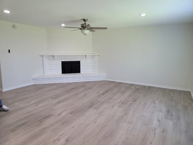 5225 Nash Dr in The Colony, TX - Building Photo - Building Photo