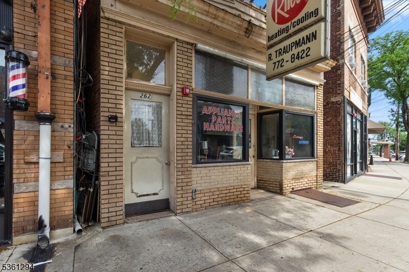 262 Parker Ave in Clifton, NJ - Building Photo
