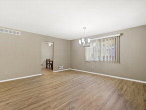26656 Farmbrook Villa Dr in Southfield, MI - Building Photo - Building Photo