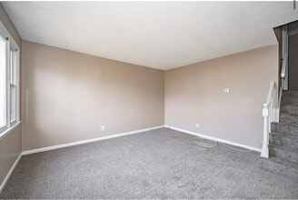 11 Hope Farms Dr in Agawam, MA - Building Photo - Building Photo
