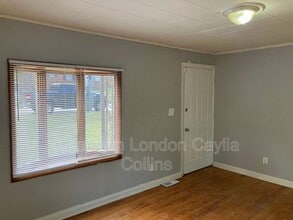 815 Walters Dr in Ferguson, MO - Building Photo - Building Photo