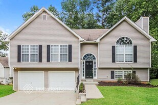 3010 Maple Dr NW in Kennesaw, GA - Building Photo