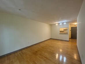 373 Highland Ave, Unit 303 in Somerville, MA - Building Photo - Building Photo