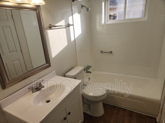 2009 Terril Ln in Louisville, KY - Building Photo - Building Photo