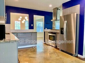 9103 Comburg Dr in Austin, TX - Building Photo - Building Photo