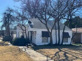 2001 Elizabeth Ave in Wichita Falls, TX - Building Photo