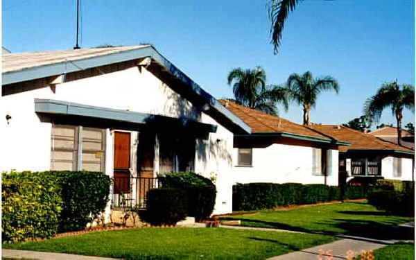 1418-1430 College Ave in Santa Ana, CA - Building Photo