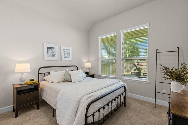 property at 321 Rise Ln