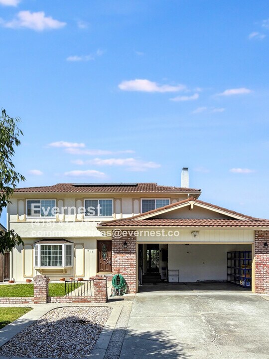 1571 Sun Ln in San Jose, CA - Building Photo