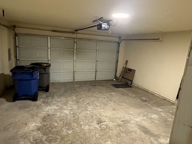 2760 Sunset Strip Dr in Glenn Heights, TX - Building Photo - Building Photo