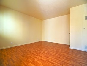 Heartwood Townhomes in Vallejo, CA - Foto de edificio - Interior Photo