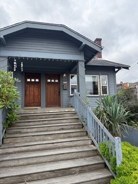 6624 NE Sandy Blvd, Unit 6624 in Portland, OR - Foto de edificio