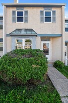 3303 Walnut Ridge Est in Pottstown, PA - Building Photo