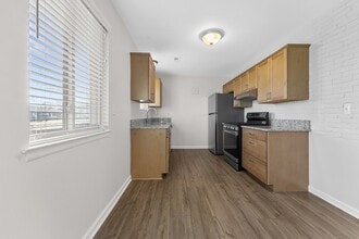 8315 Flamingo St in Westland, MI - Foto de edificio - Building Photo