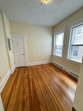 884 Huntington Ave, Unit 3 in Boston, MA - Building Photo - Building Photo