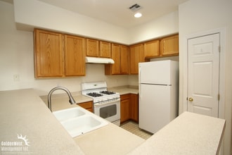 7936 Violet Dawn St in Las Vegas, NV - Building Photo - Building Photo