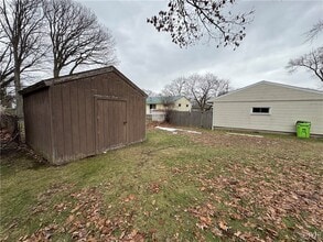 900 Drexler St in Liverpool, NY - Building Photo - Building Photo