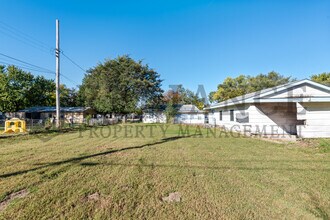 918 N Clara St in Wichita, KS - Building Photo - Building Photo