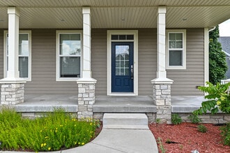 N60W21506 Legacy Trail in Menomonee Falls, WI - Foto de edificio - Building Photo