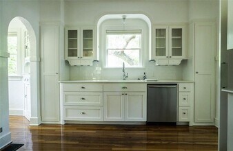 2301 Enfield Rd in Austin, TX - Building Photo - Building Photo