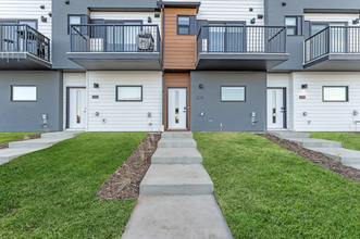 Dawson Landing Pointe in Chestermere, AB - Building Photo - Building Photo