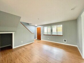 15313 15th Ave NE in Shoreline, WA - Building Photo - Building Photo