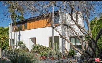 800 Orlando Ave in Los Angeles, CA - Building Photo