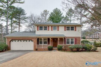 2700 Briarwood Dr SE in Huntsville, AL - Building Photo - Building Photo