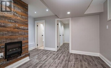 583 Old Weston Rd in Toronto, ON - Building Photo - Building Photo