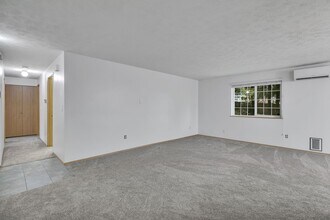 8011 116 St E in Puyallup, WA - Building Photo - Building Photo