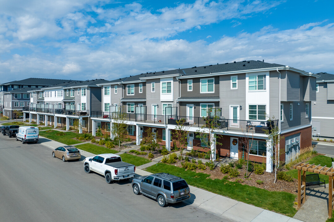 Yorke Townhomes in Calgary, AB - Building Photo