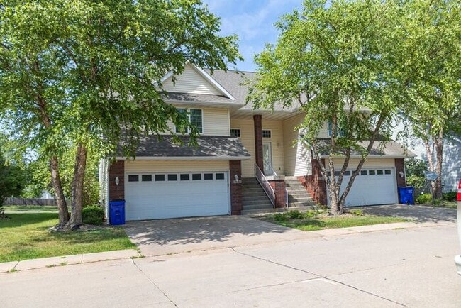 property at 1611 Ranier Dr