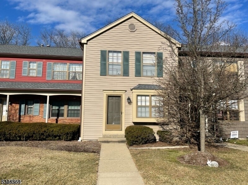 21 Great Horned Owl Ct in Hackettstown, NJ - Building Photo