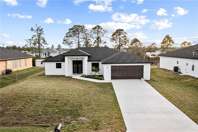 456 Mercedes Ct in Lehigh Acres, FL - Building Photo - Building Photo