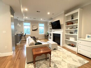 364 Bunker Hill St, Unit 3 in Boston, MA - Building Photo - Building Photo