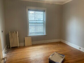 1909 W Argyle St, Unit 1 in Chicago, IL - Building Photo - Building Photo