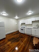 100 River St in Cambridge, MA - Building Photo