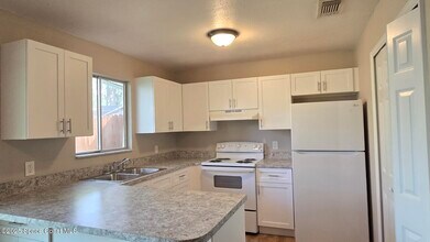 1535 Mango Tree Dr in Edgewater, FL - Building Photo - Building Photo