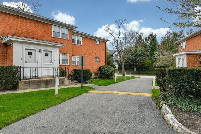 451 Main St in Northport, NY - Building Photo - Building Photo