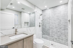 2026 Spring Garden St in Philadelphia, PA - Building Photo