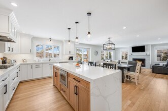 6 Stanwood Pt in Gloucester, MA - Foto de edificio - Building Photo