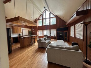 763 Wentworth Ln in South Lake Tahoe, CA - Building Photo - Building Photo